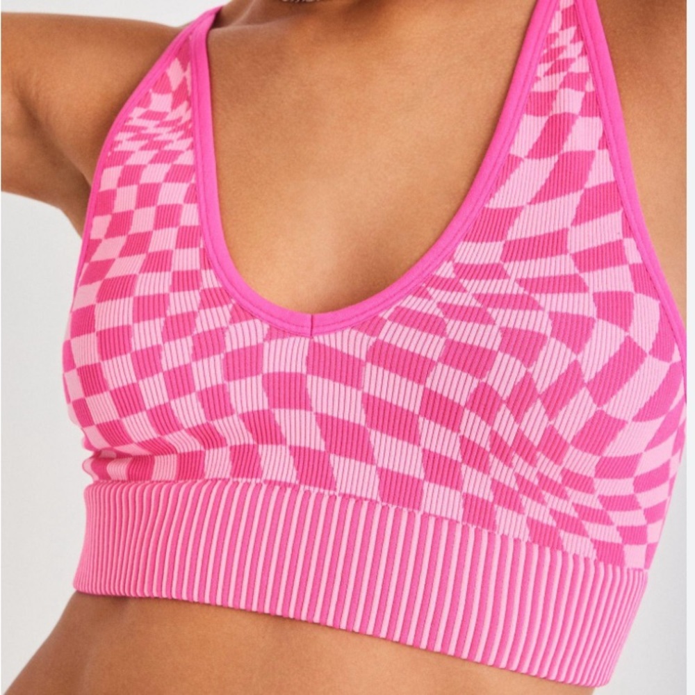 Garage Summer Seamless Deep Plunge Top in Pink